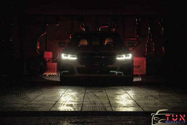 چراغ لیزری 730 در شب چراغ جلو 730 فیس لیفت در شب